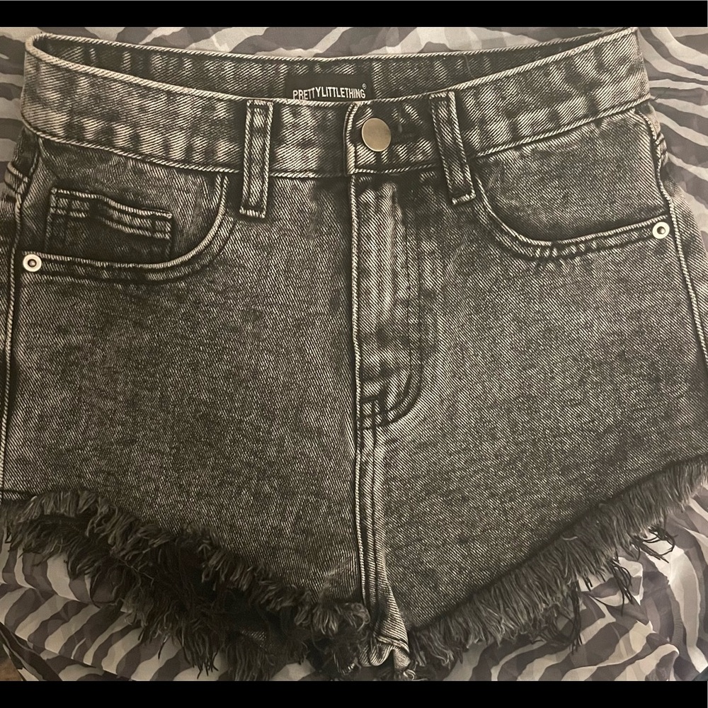 Pretty Little Thing Distressed Shorts